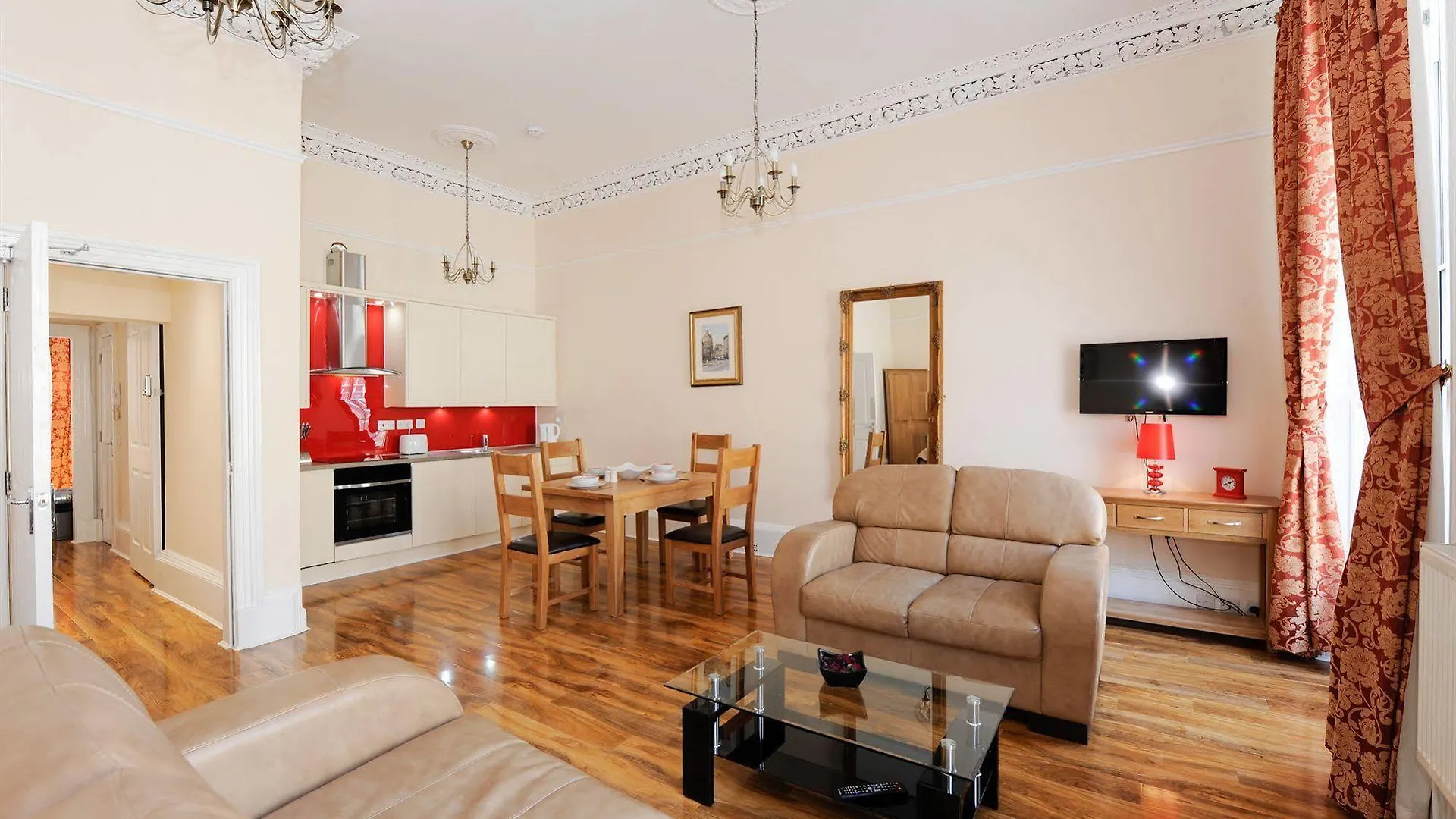 Edinburgh City Suites 4*,