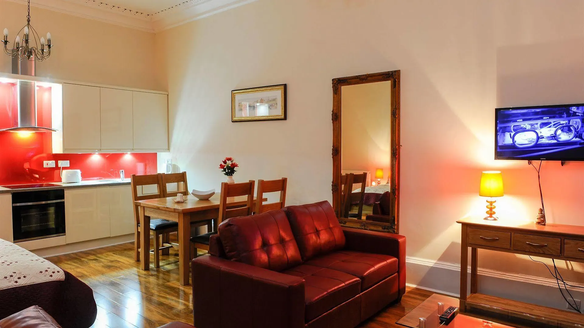 Edinburgh City Suites Aparthotel